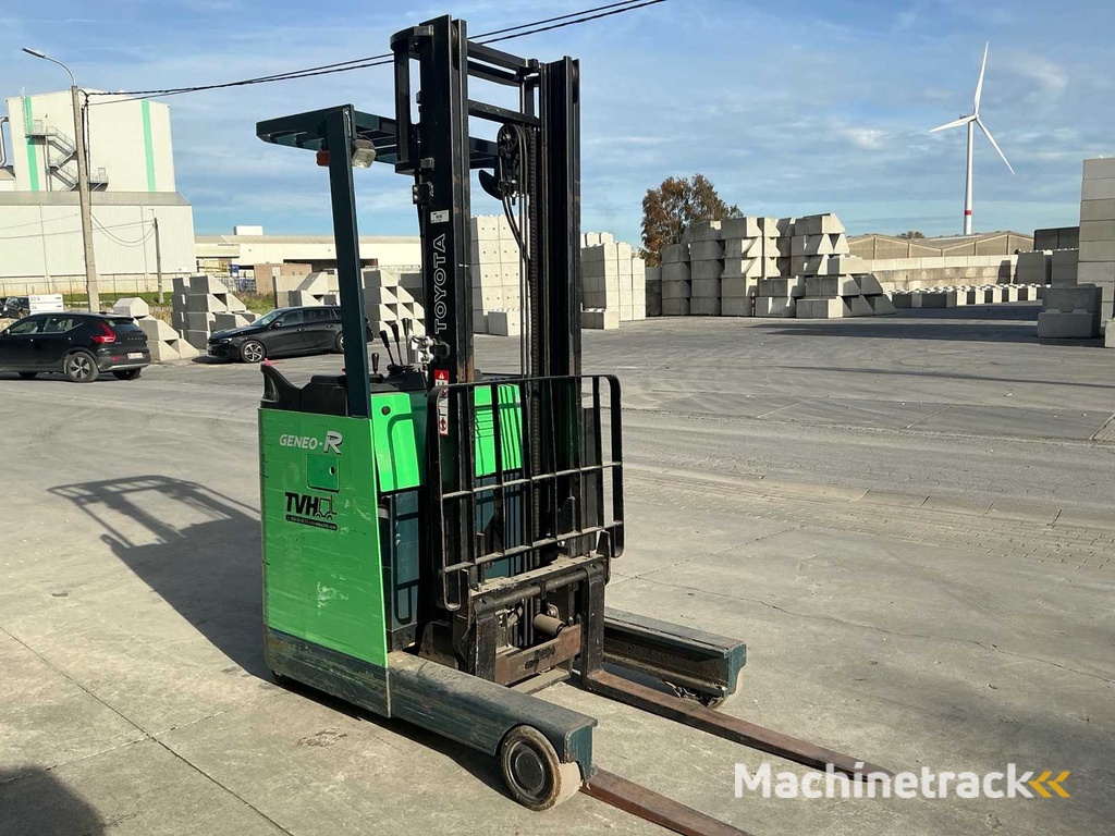 2007 Toyota Geneo-R 15 Reach truck