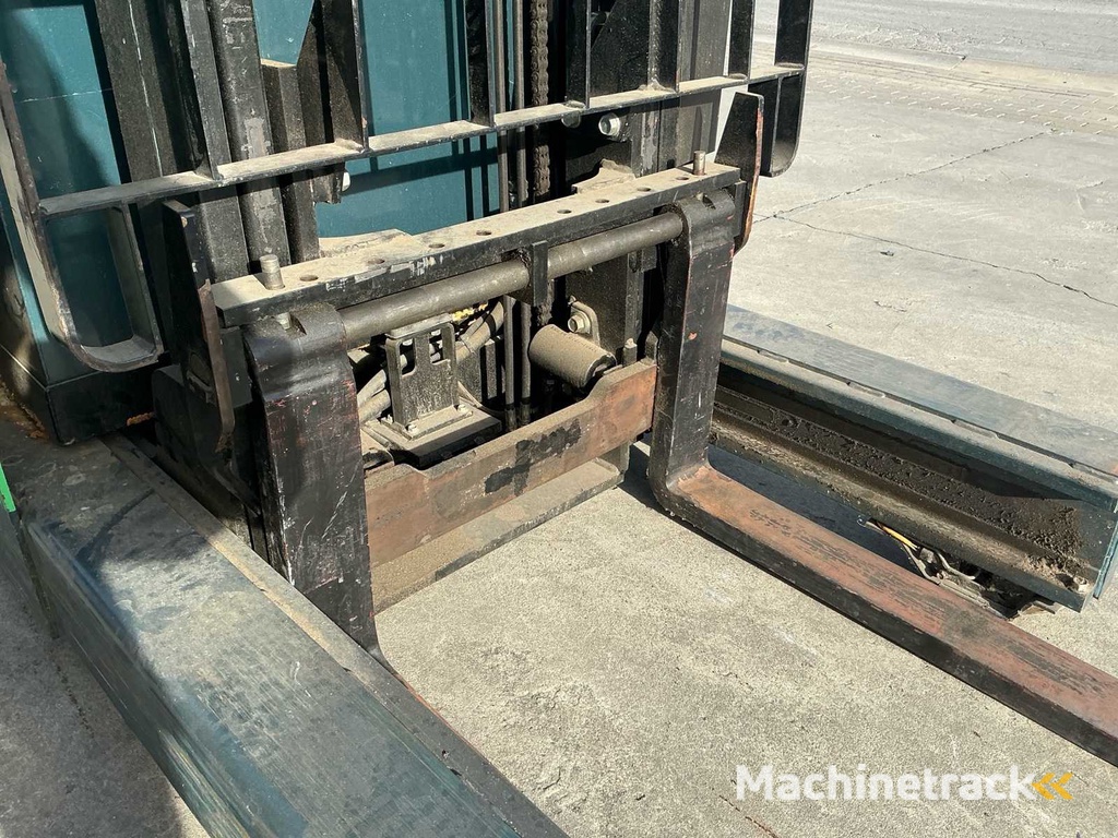 2007 Toyota Geneo-R 15 Reach truck