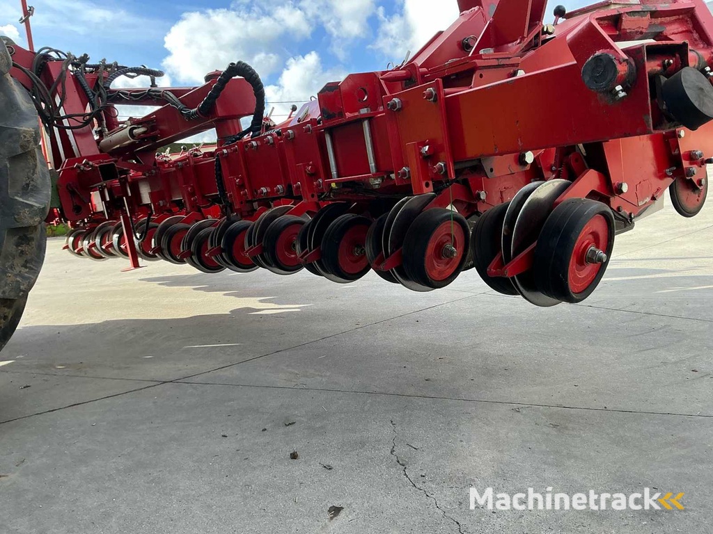 2005 Gilles C-Precis+ Precision Seeder