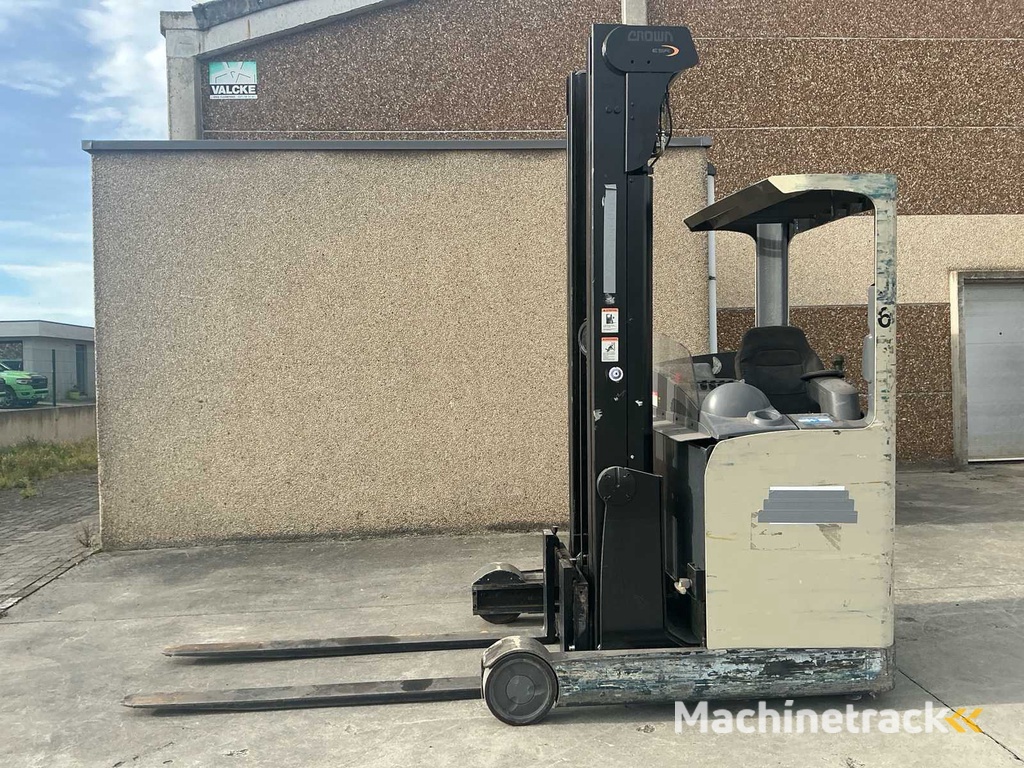 2007 Crown ESR4500 Schubmaststapler