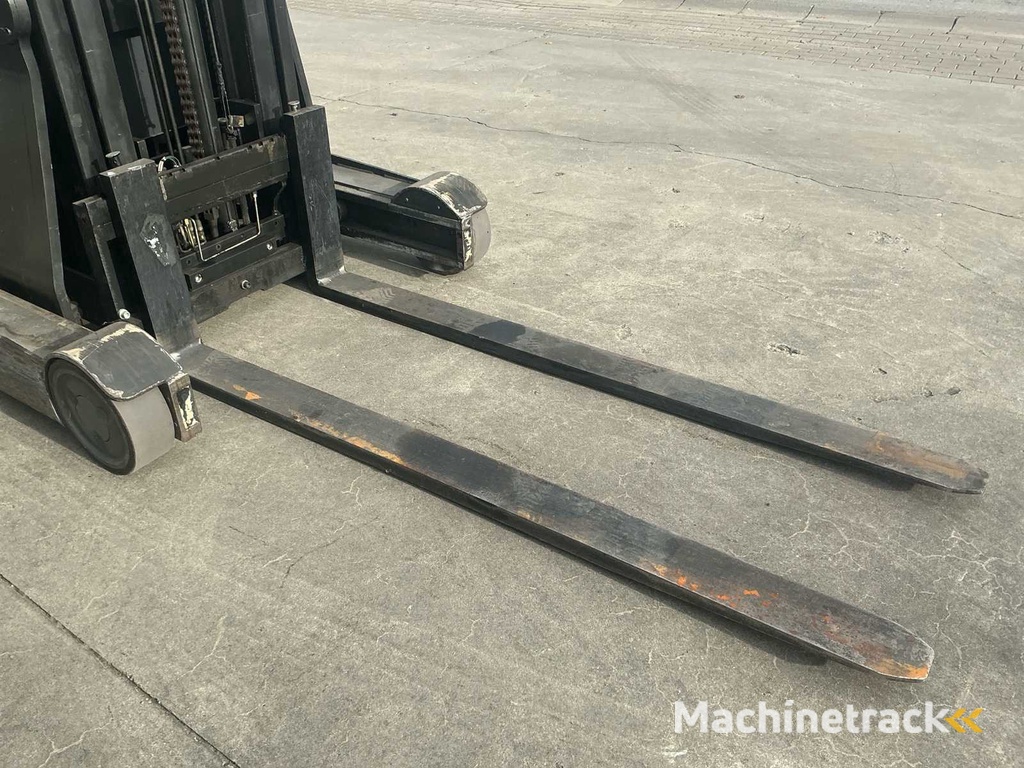 2007 Crown ESR4500 Schubmaststapler