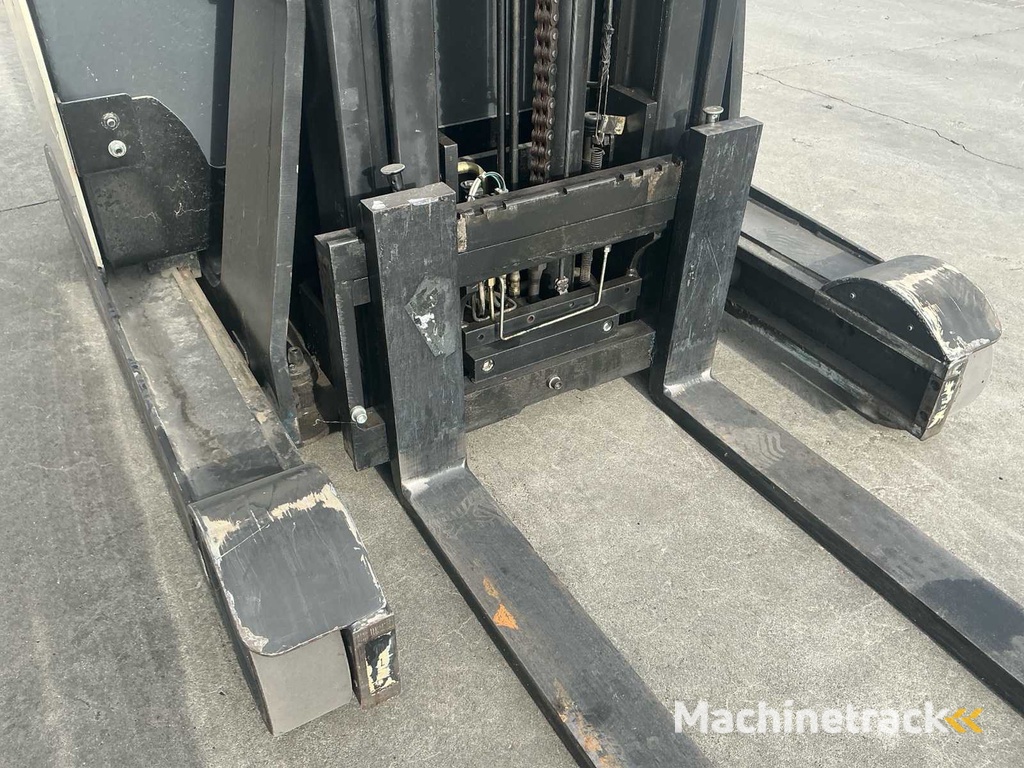 2007 Crown ESR4500 Schubmaststapler