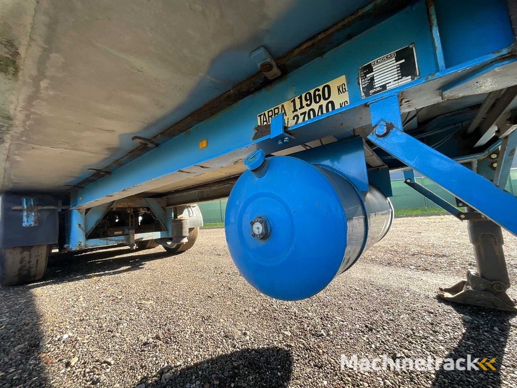 1994 Rendert den Kühlauflieger ROC 12.26 DK mit Thermo King SB II