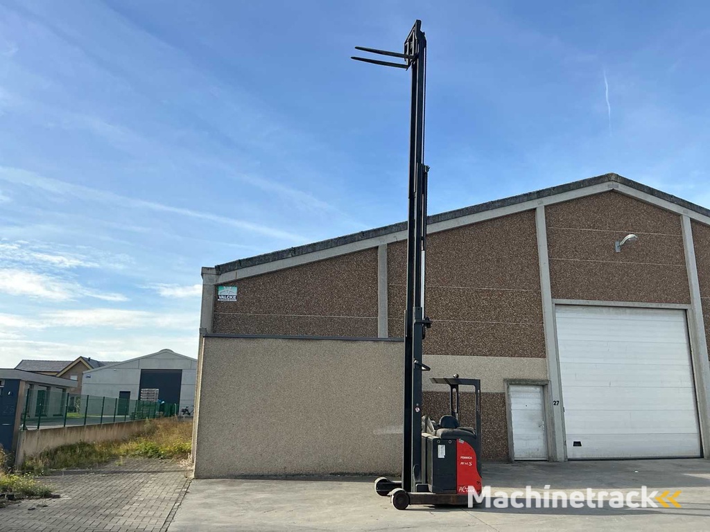 2011 Linde R14-S12 Reach truck