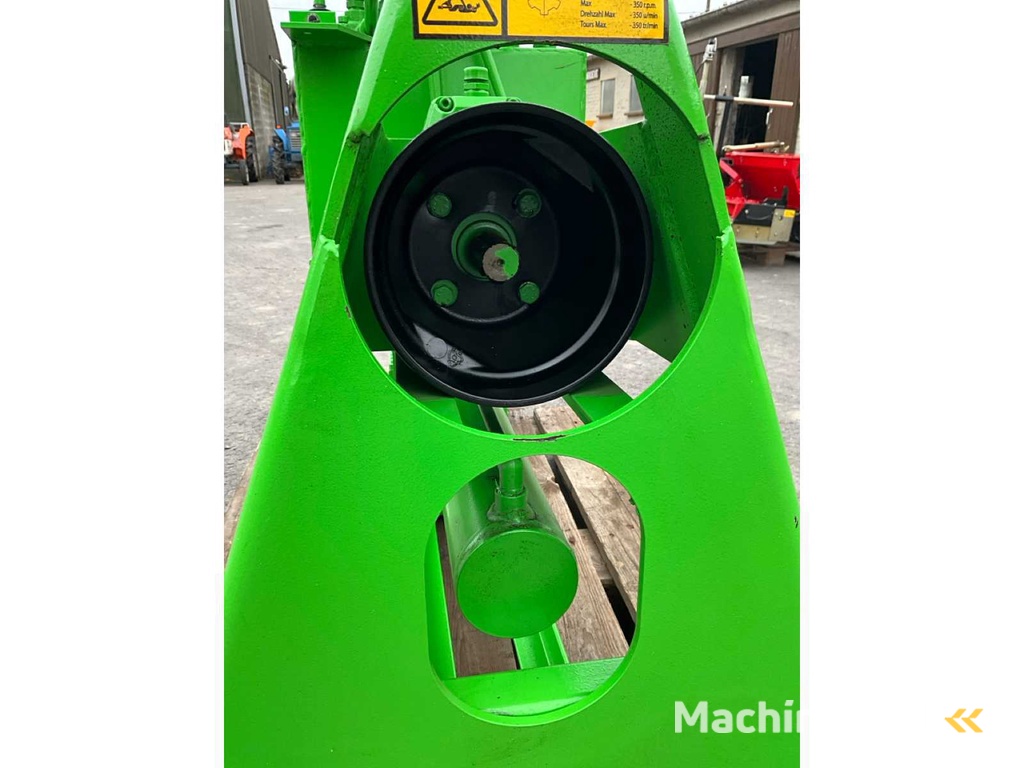 Ricon Mounted Wood Splitter