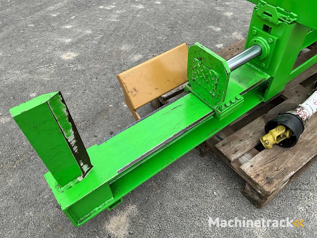 Ricon Mounted Wood Splitter