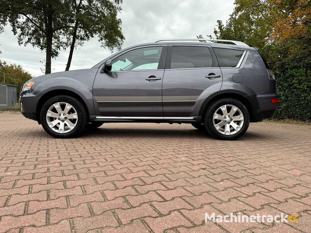 Mitsubishi Outlander 4x4 LPG G3 2.4 Intense+ 96-KLK-1
