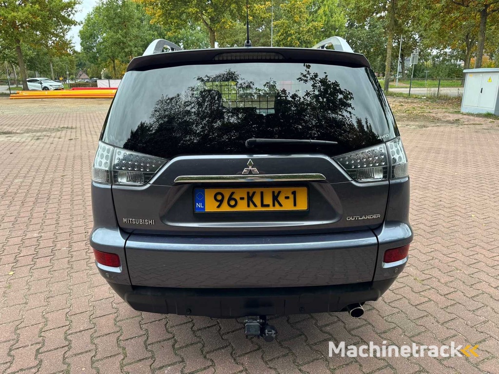 Mitsubishi Outlander 4x4 LPG G3 2.4 Intense+ 96-KLK-1
