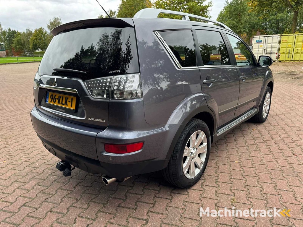 Mitsubishi Outlander 4x4 LPG G3 2.4 Intense+ 96-KLK-1