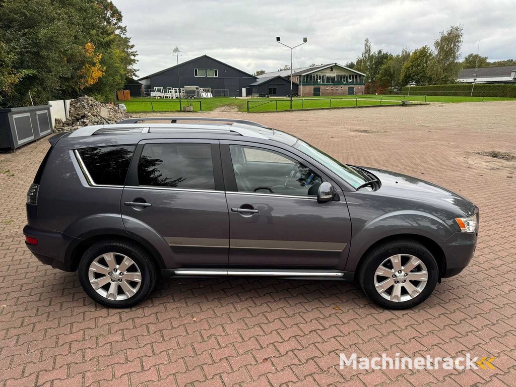 Mitsubishi Outlander 4x4 LPG G3 2.4 Intense+ 96-KLK-1
