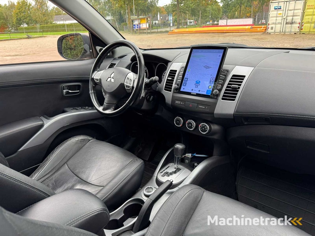 Mitsubishi Outlander 4x4 LPG G3 2.4 Intense+ 96-KLK-1