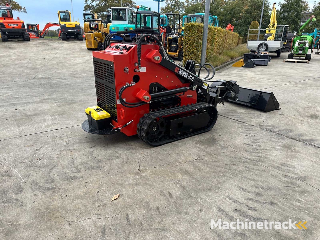 AGT - 2025 - LRT23 - Track loader with stump grinder
