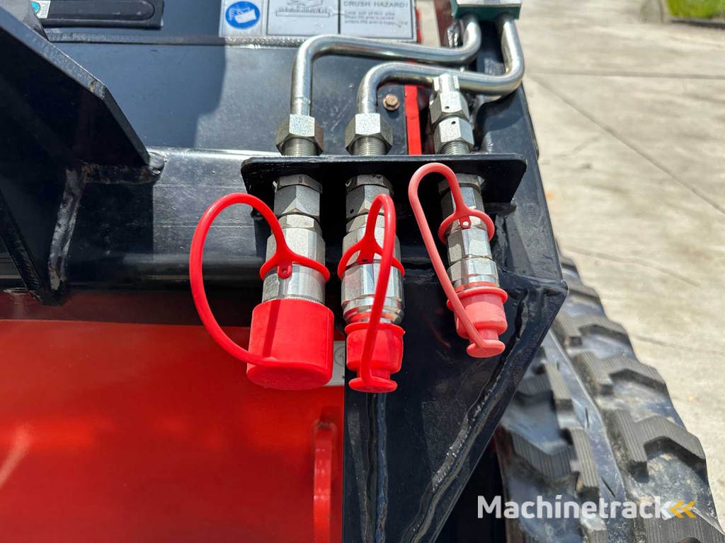 AGT - 2025 - LRT23 - Track loader with stump grinder