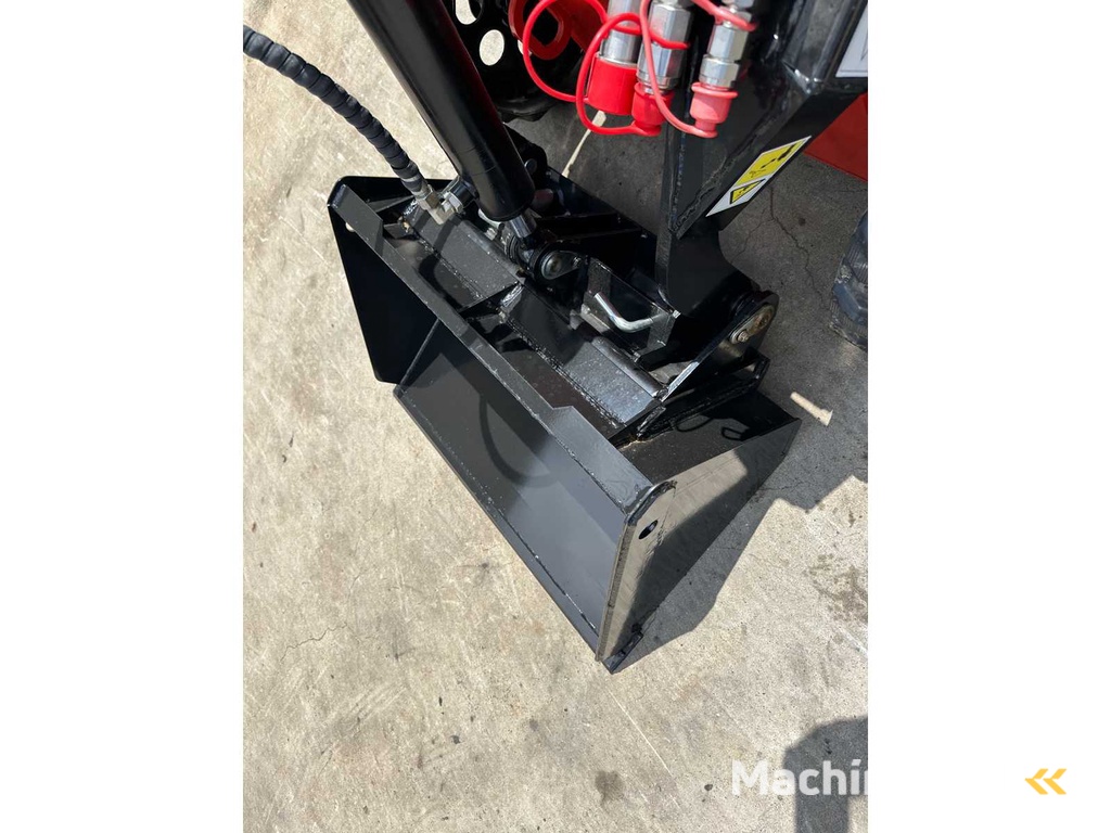 AGT - 2025 - LRT23 - Track loader with stump grinder