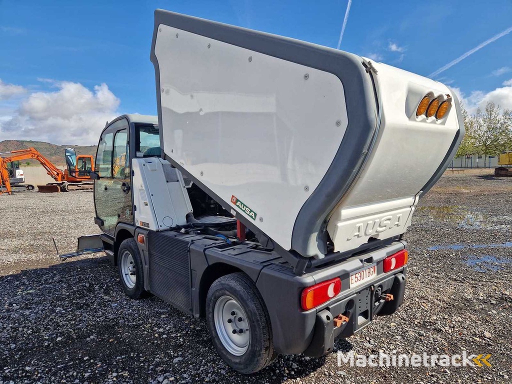 AUSA W 200 H Kehrmaschine - 2013