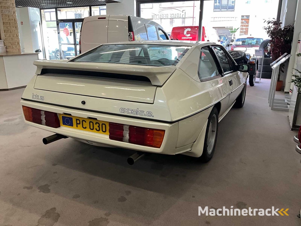 Lotus Excels.e. Oldtimer > 15