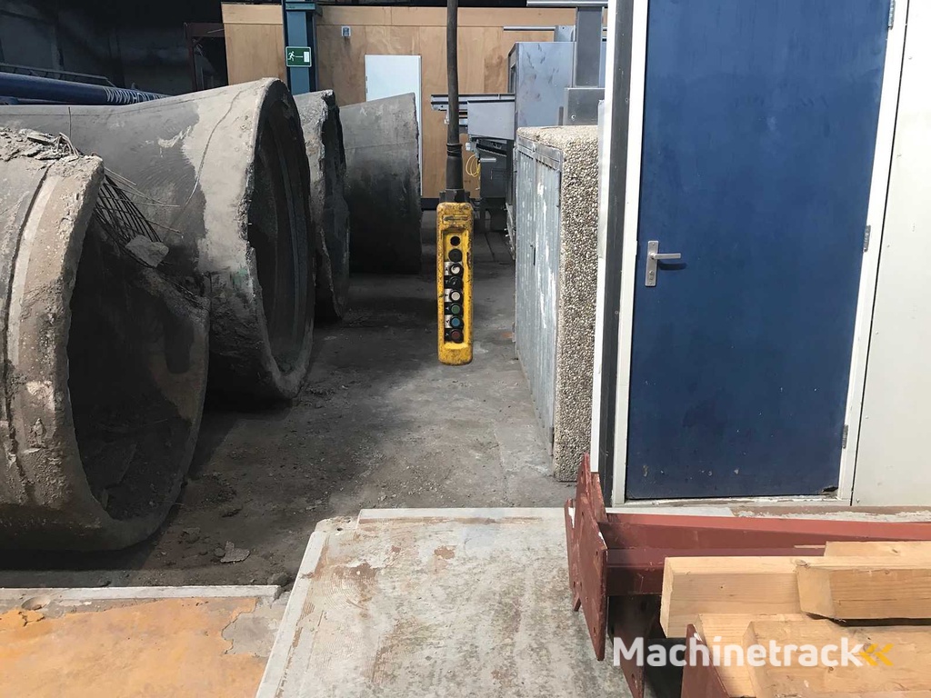 W. B van den Berg - 1973 - Dubbelligger Bovenloophalkraan (2x)