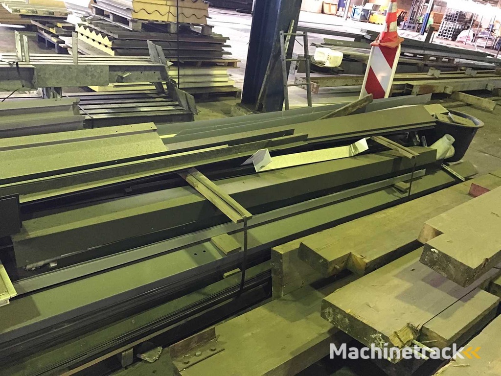 Eindeckblech, Spundwand, Stahltür