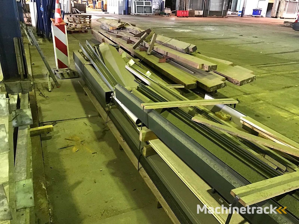 Eindeckblech, Spundwand, Stahltür