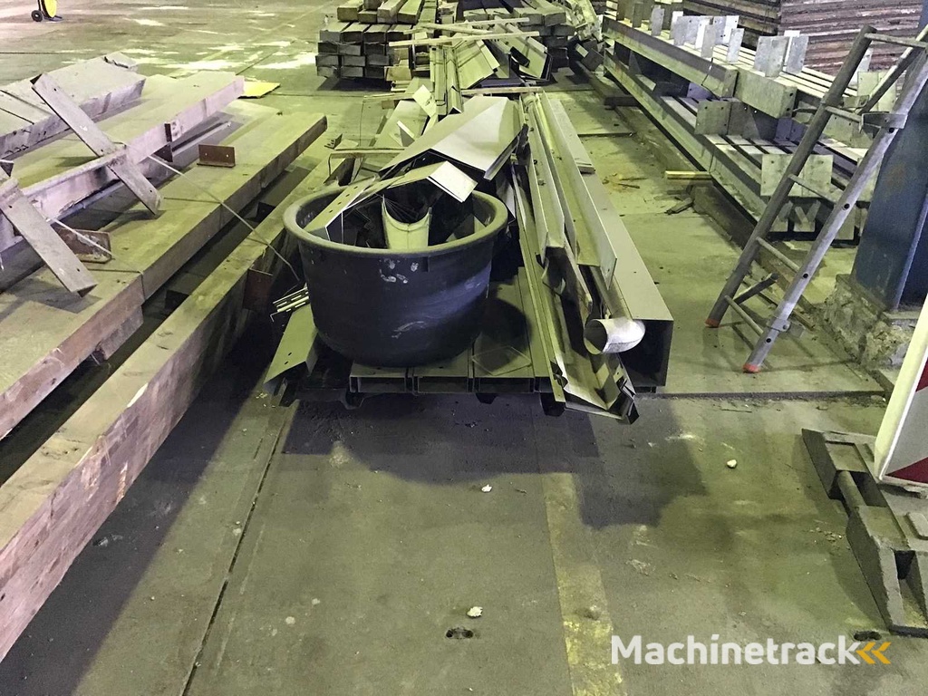 Eindeckblech, Spundwand, Stahltür