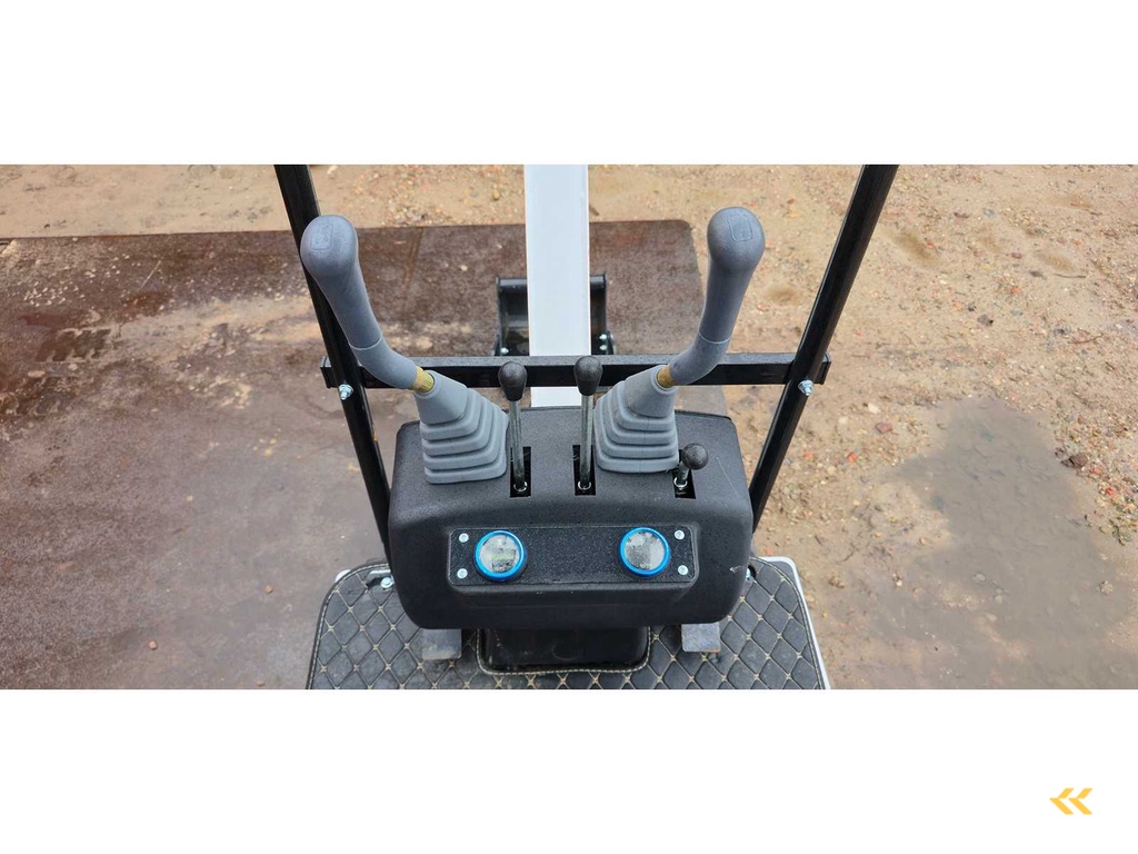 2025 - JPC - KV12 - Weiß - Minibagger