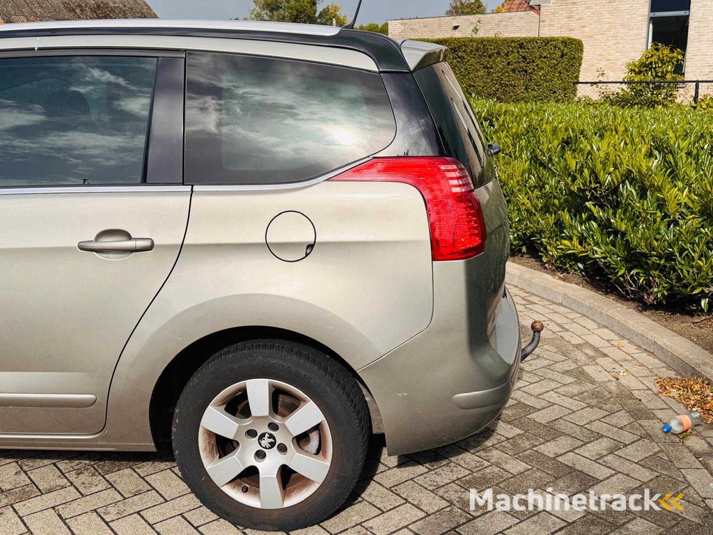 2014 Peugeot 5008