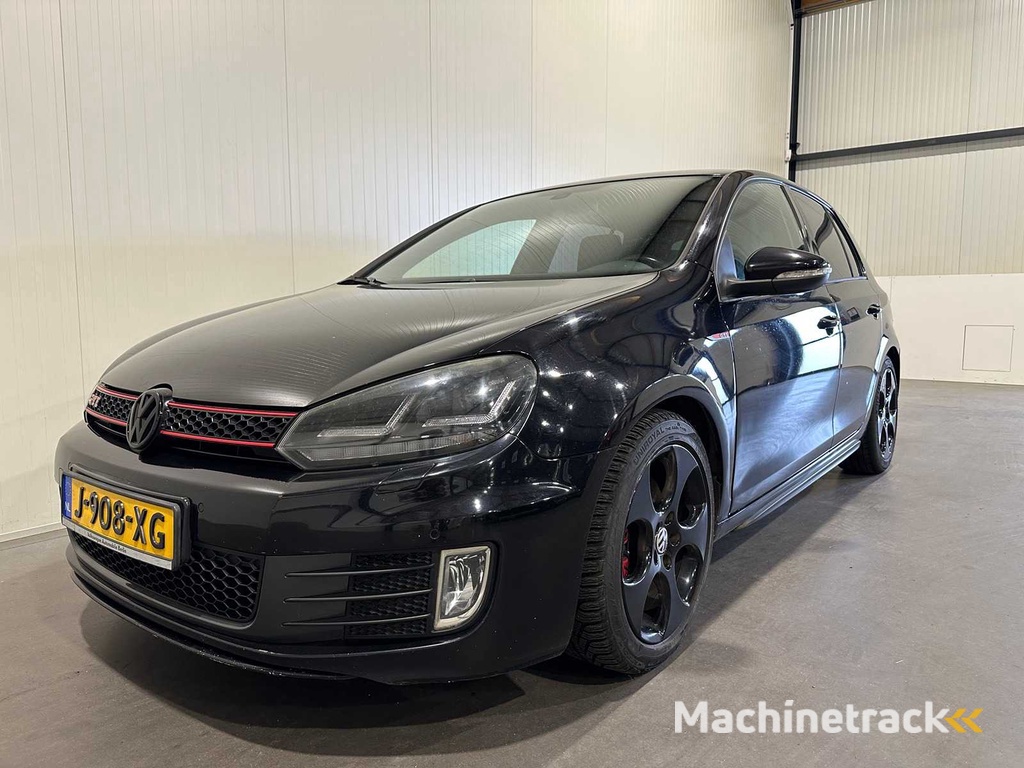Volkswagen Golf 2.0 GTI J-908-XG