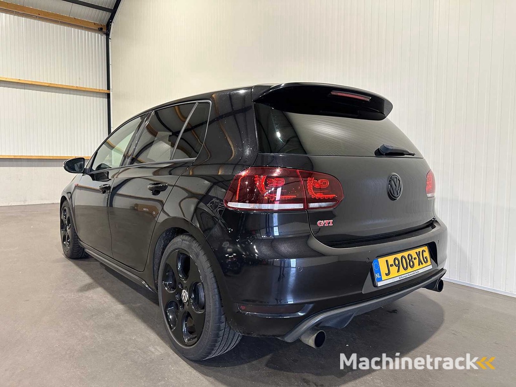 Volkswagen Golf 2.0 GTI J-908-XG