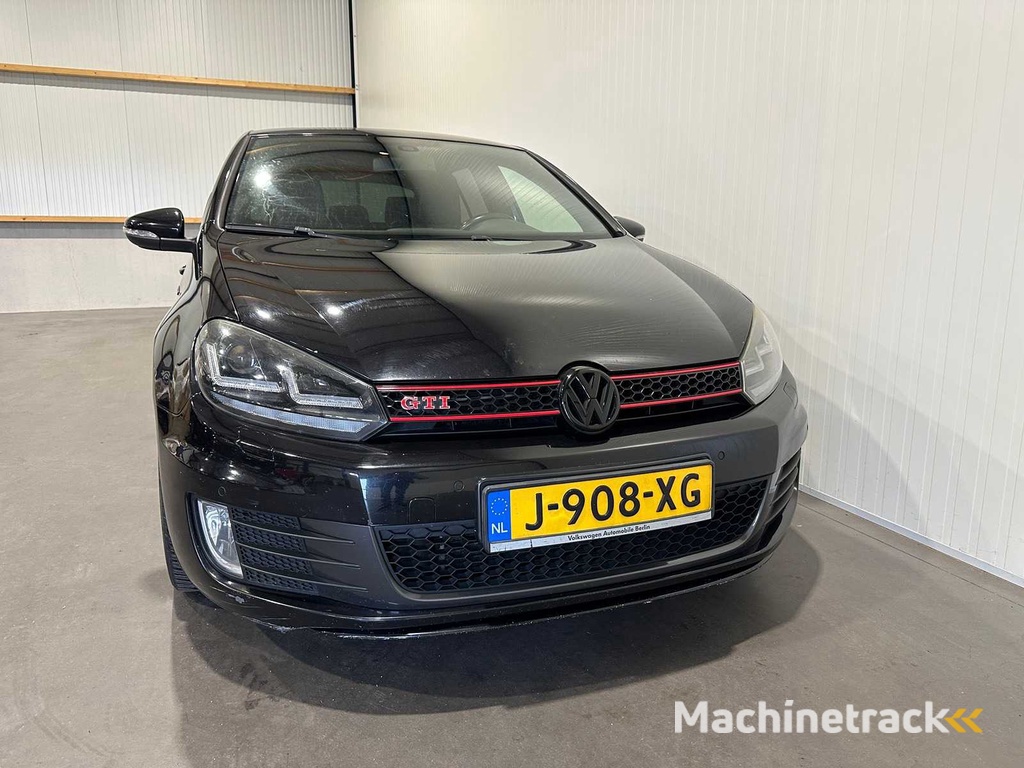 Volkswagen Golf 2.0 GTI J-908-XG