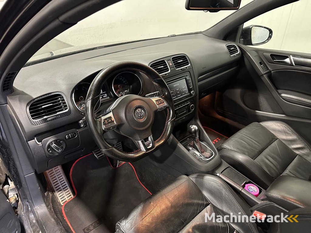 Volkswagen Golf 2.0 GTI J-908-XG