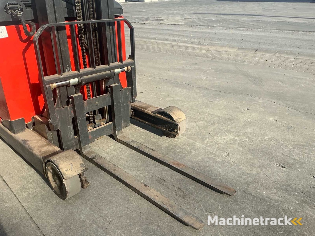 2012 Linde R14S-12 Schubmaststapler