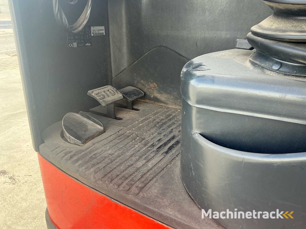 2012 Linde R14S-12 Schubmaststapler