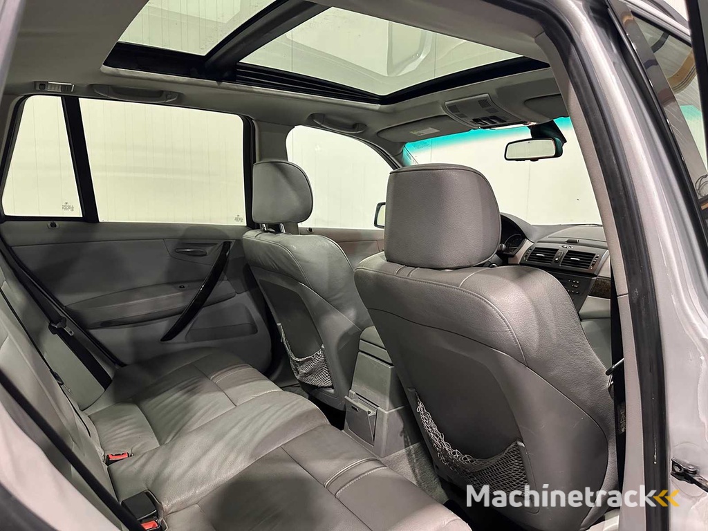 BMW X3 3.0si 87-JXS-7