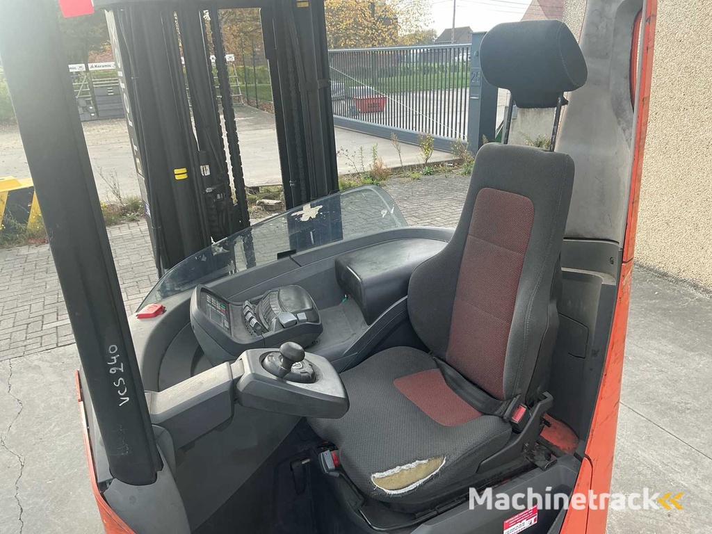 2012 BT RRE140 Reach truck