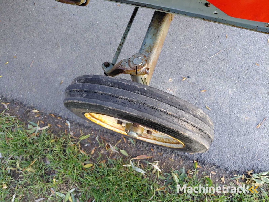 Yanmar YM2010 Mini Tractor with Tiller