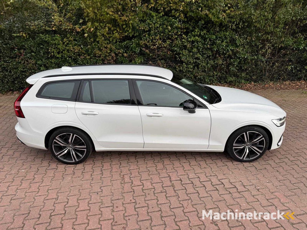 Volvo V60 2.0 B3 163HP Mom. Adv.  K-285-DK
