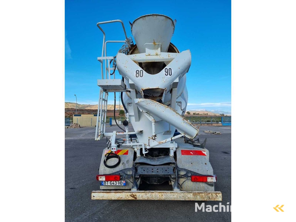 RENAULT Concrete Mixer Truck