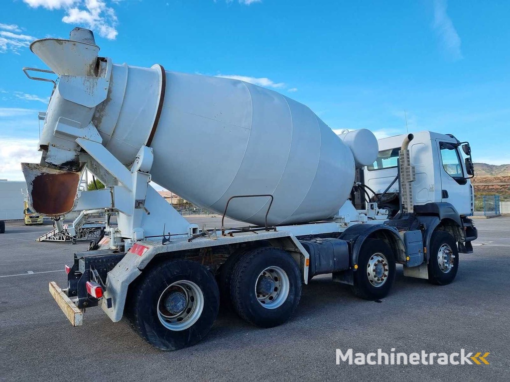 RENAULT Concrete Mixer Truck