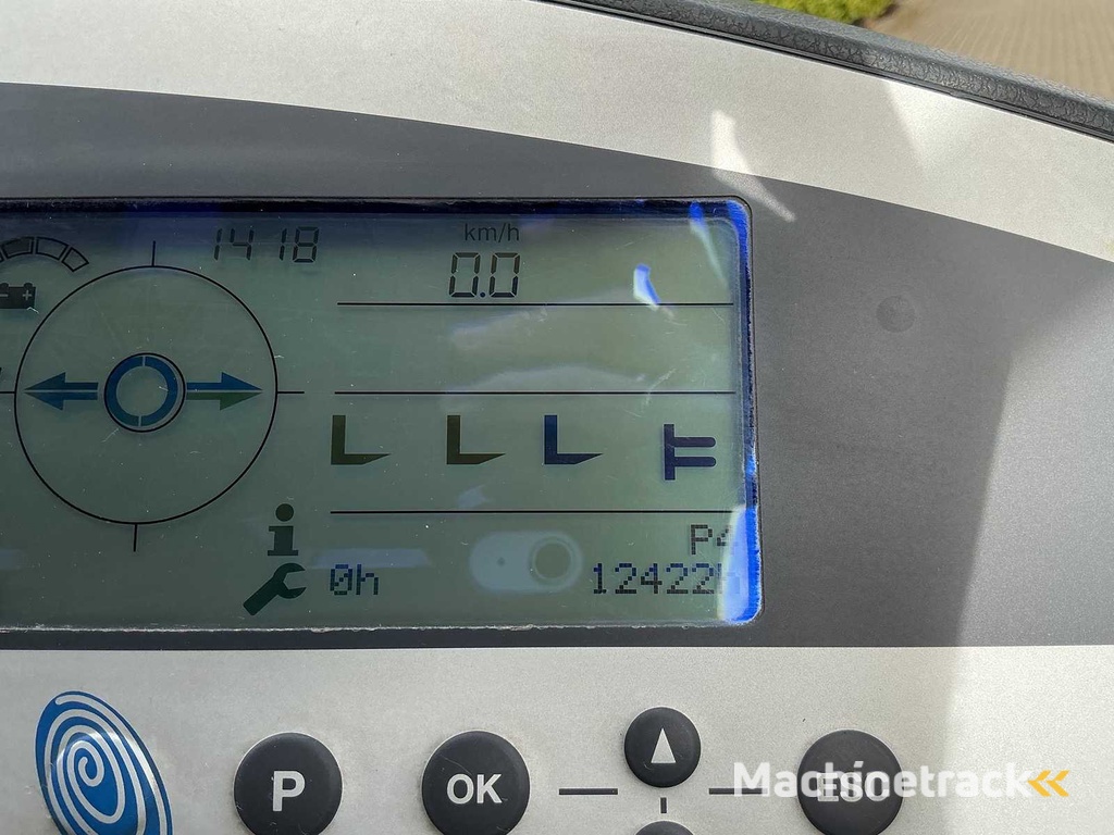 STILL - FMX-12 - Reach forklift - 2017