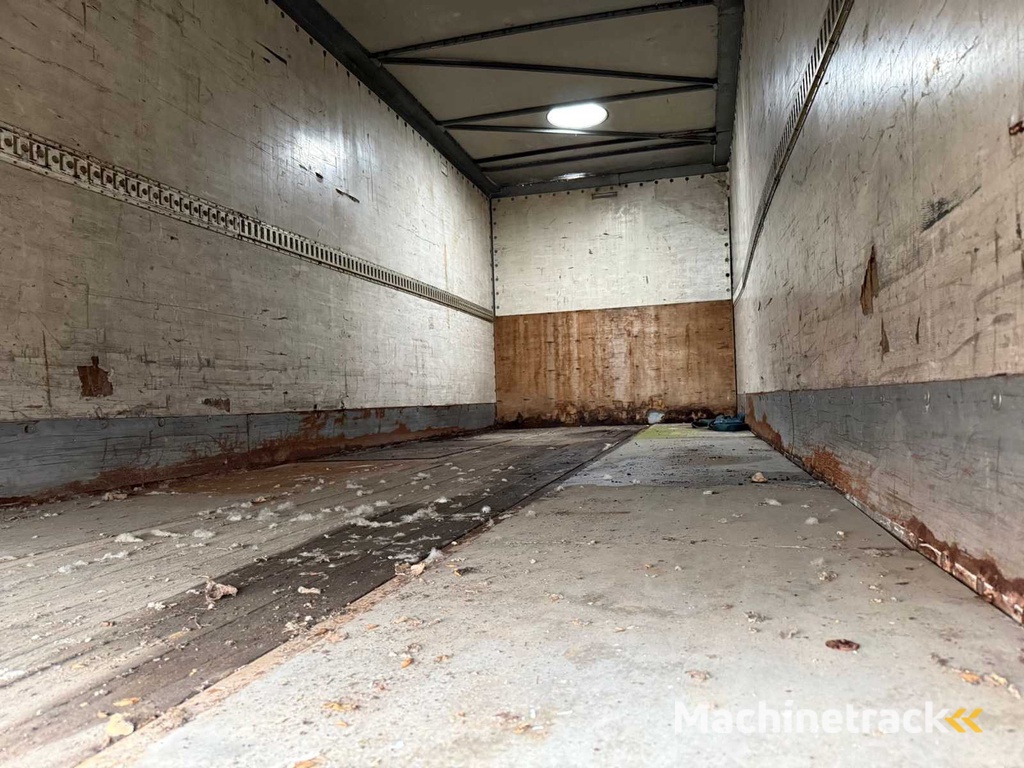 2010 Volvo FE260 - bakwagen met laadklep - 7.1L Diesel –  Airco