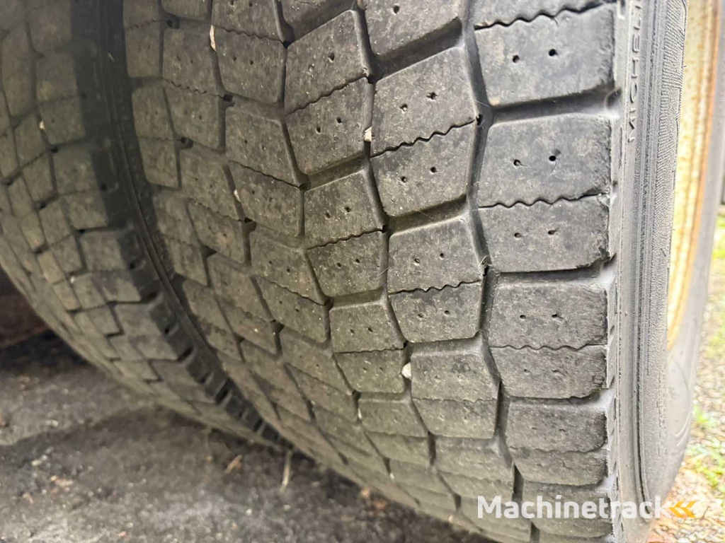 2010 Volvo FE260 - bakwagen met laadklep - 7.1L Diesel –  Airco