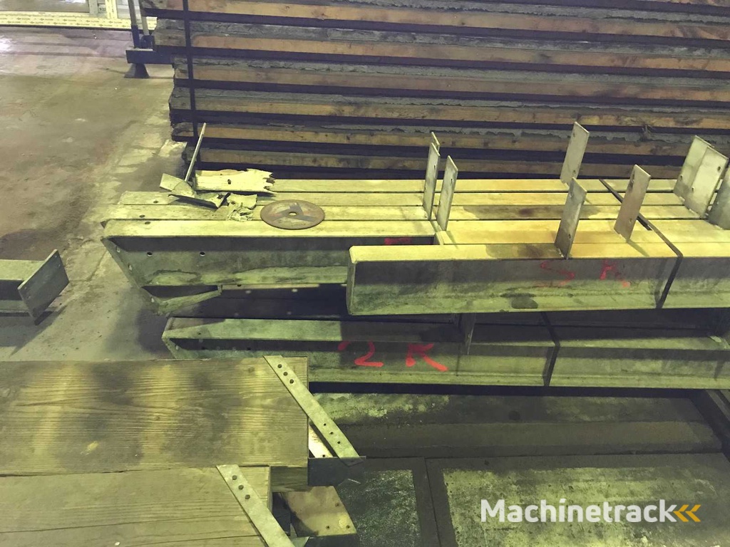 Charge aus Stahl IPE160, UNP180 (23x)