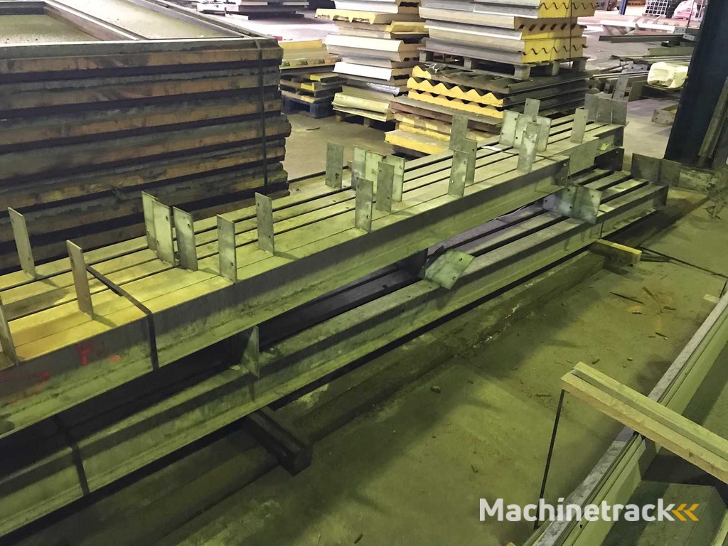 Charge aus Stahl IPE160, UNP180 (23x)