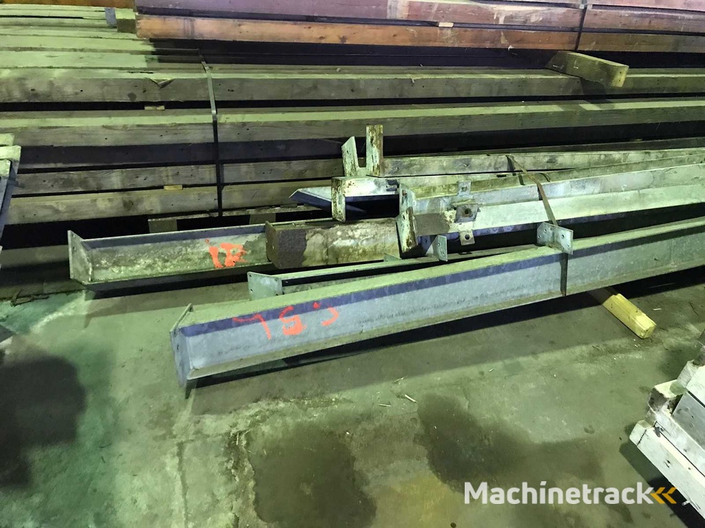 Charge aus Stahl IPE160, UNP180 (23x)