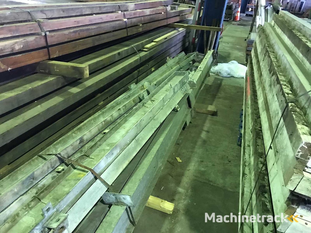 Charge aus Stahl IPE160, UNP180 (23x)