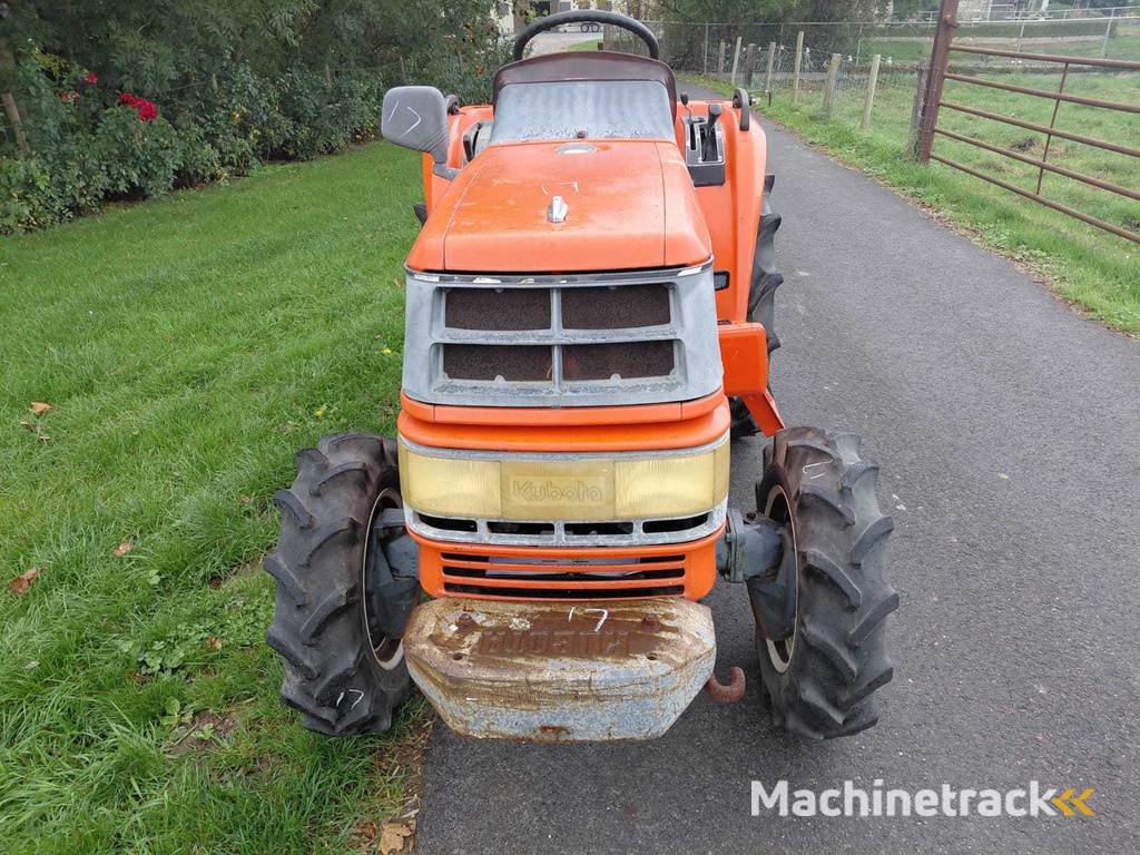 Kubota GT3 All-wheel drive mini tractor