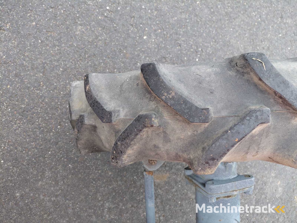 Kubota GT3 All-wheel drive mini tractor