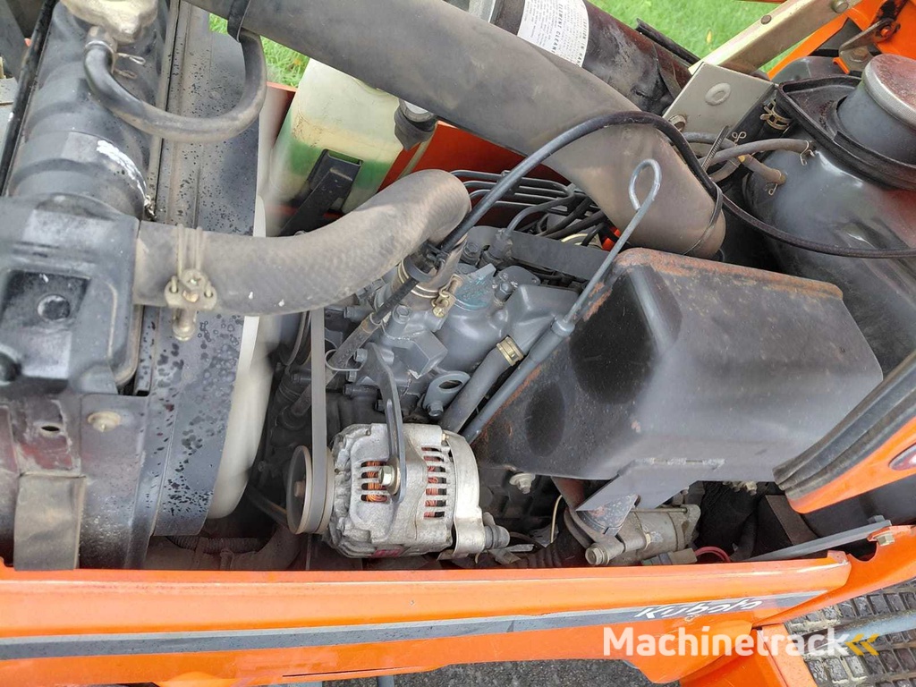 Kubota GT3 All-wheel drive mini tractor