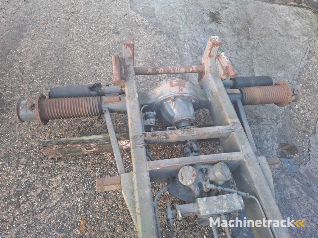 Tandem aschassis met hydraulisch systeem en aangedreven as