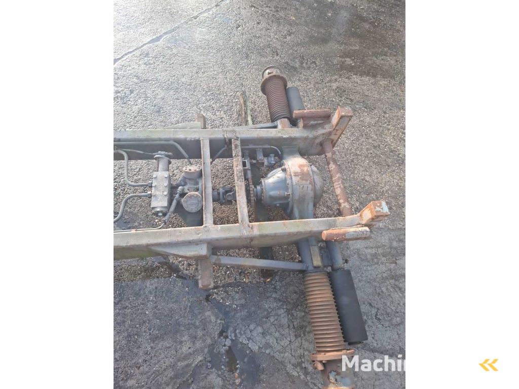 Tandem aschassis met hydraulisch systeem en aangedreven as